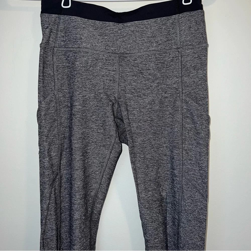 LuluLemon Wunder Train Leggings with Pockets - Picture 4 of 9